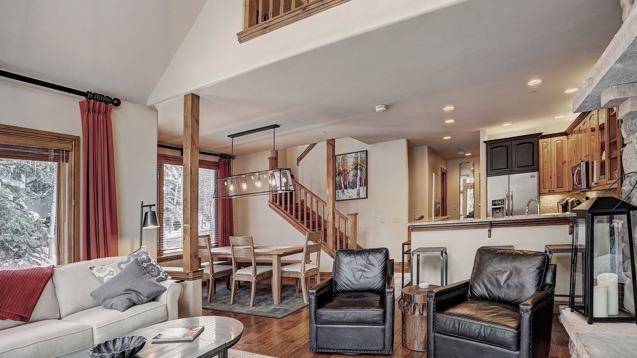 Photo of Livingroom in Edwards