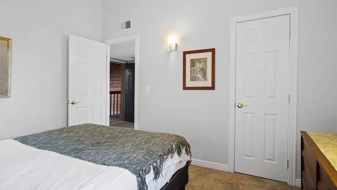 Photo of Bedroom in Foothills