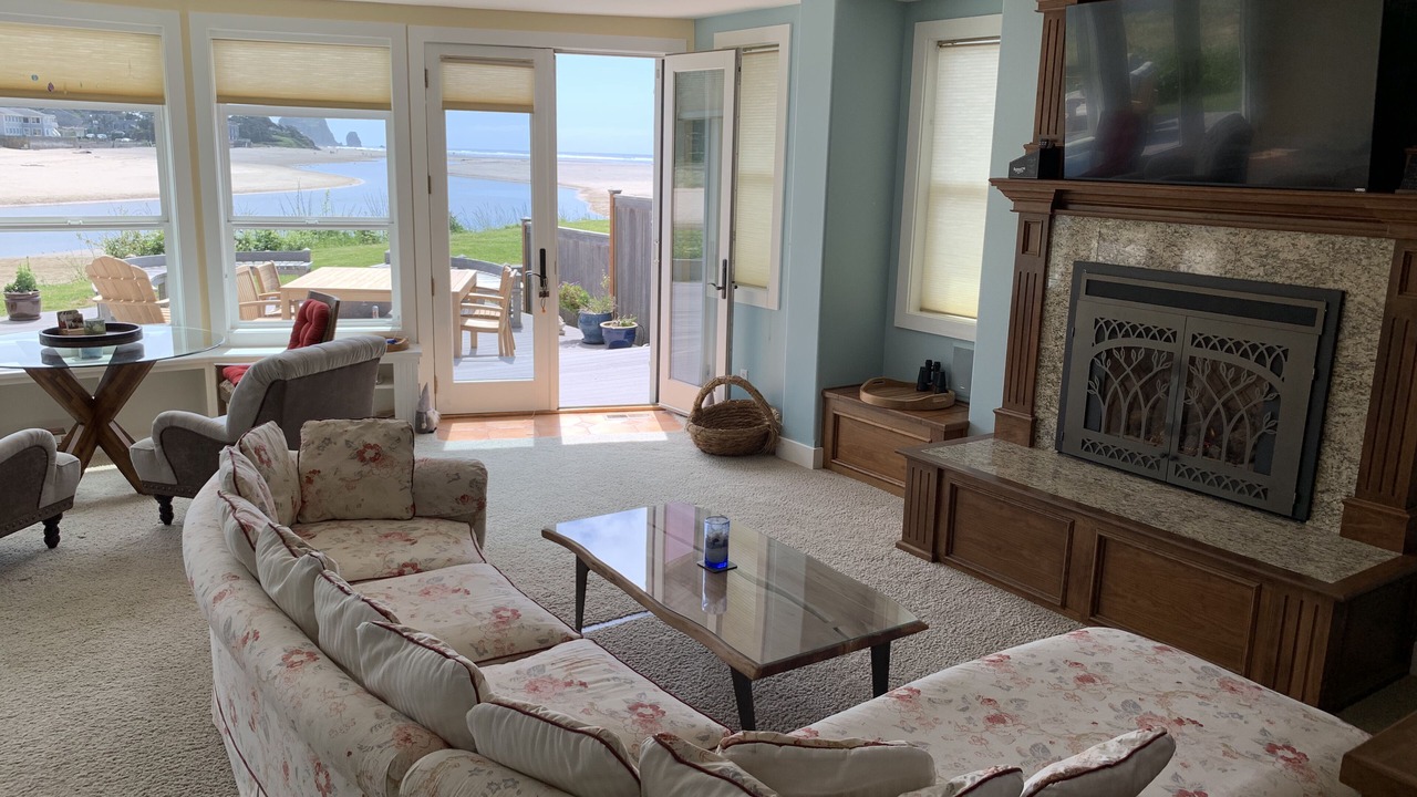 Photo of Bedroom in Cannon Beach