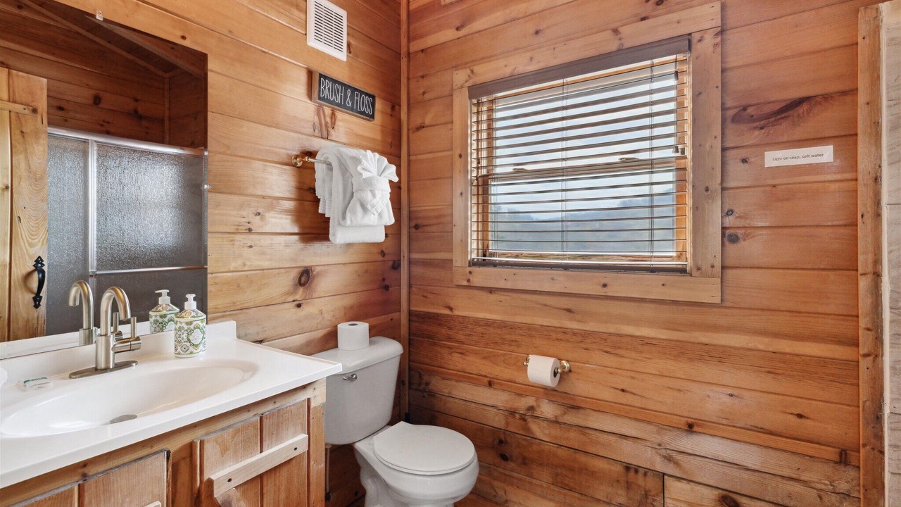 Photo of Bathroom in Gatlinburg - Pigeon Forge