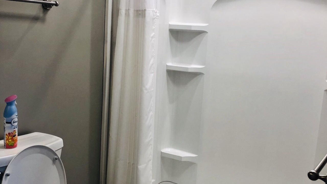 Photo of Bathroom in Byrdstown