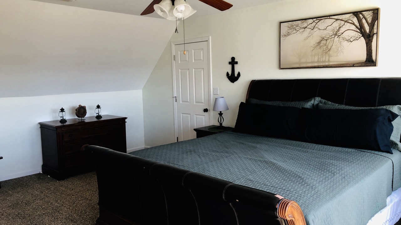 Photo of Bedroom in Byrdstown