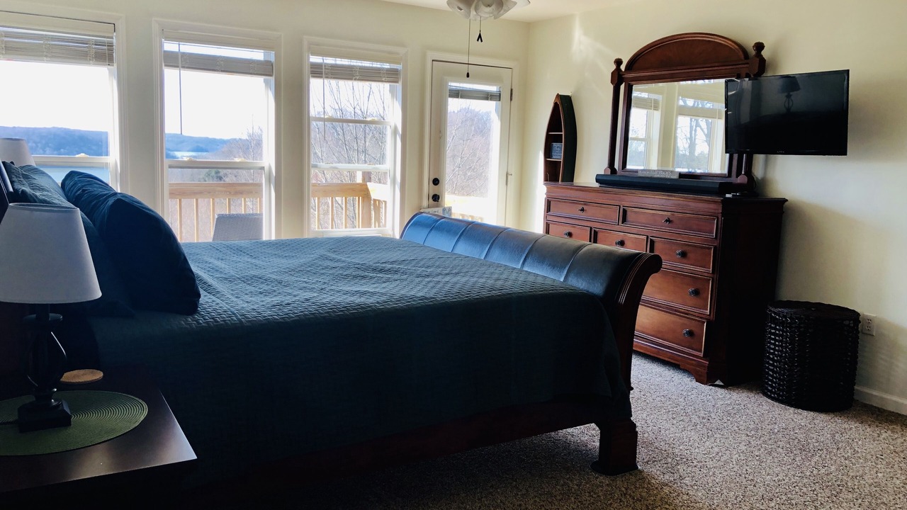 Photo of Bedroom in Byrdstown