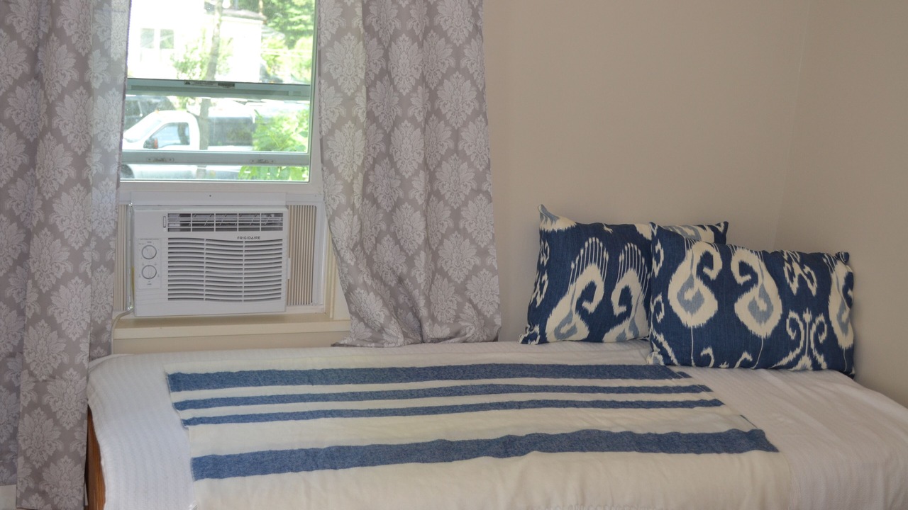 Photo of Bedroom in Lanesville