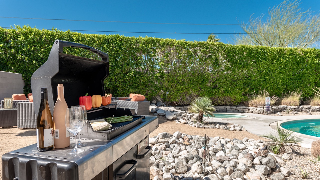 Photo of Outdoor in Racquet Club Estates