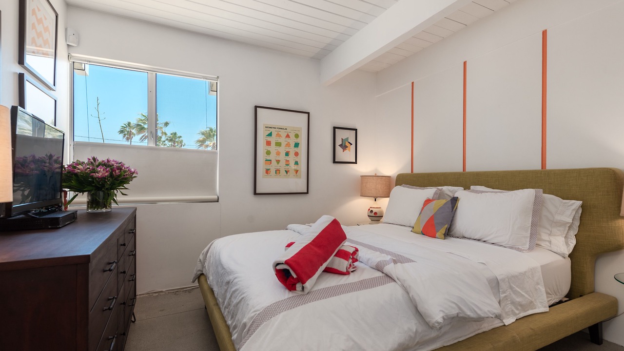Photo of Bedroom in Racquet Club Estates