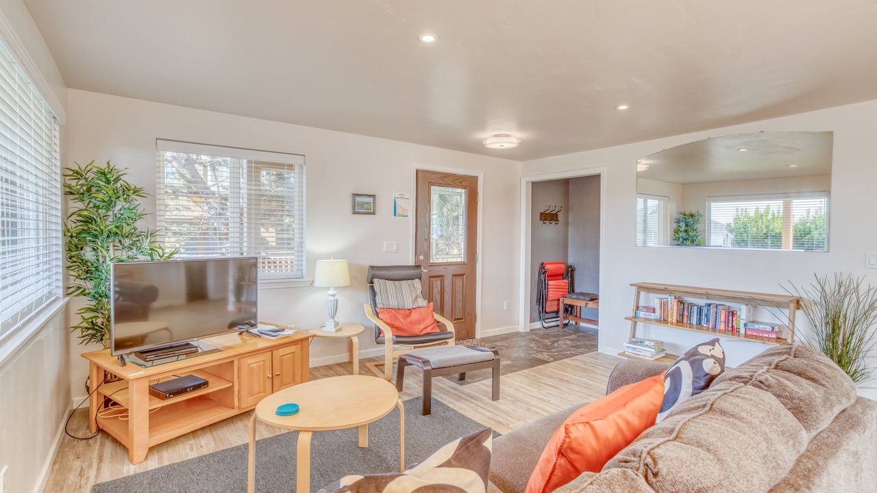 Photo of Livingroom in Neahkahnie Beach