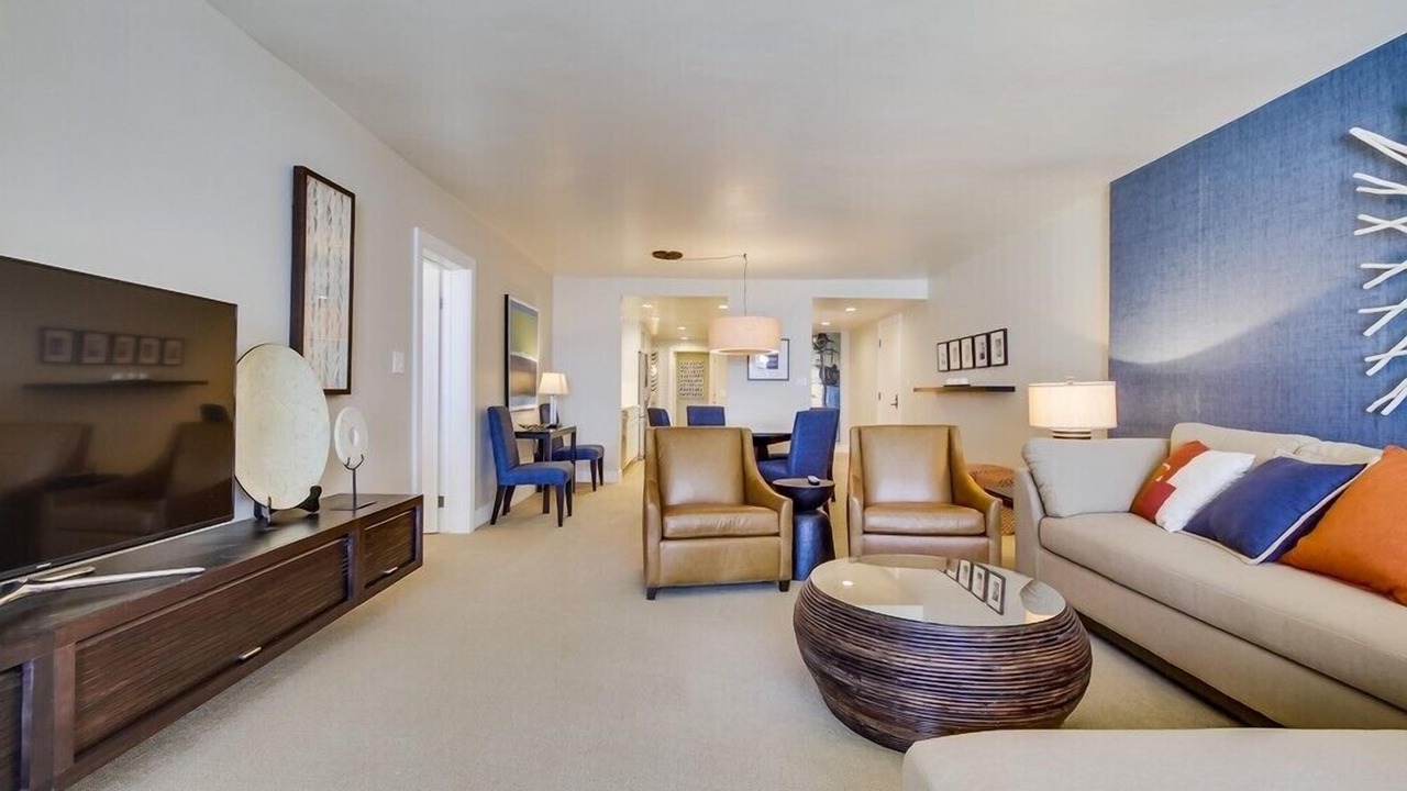 Photo of Livingroom in Crown Point