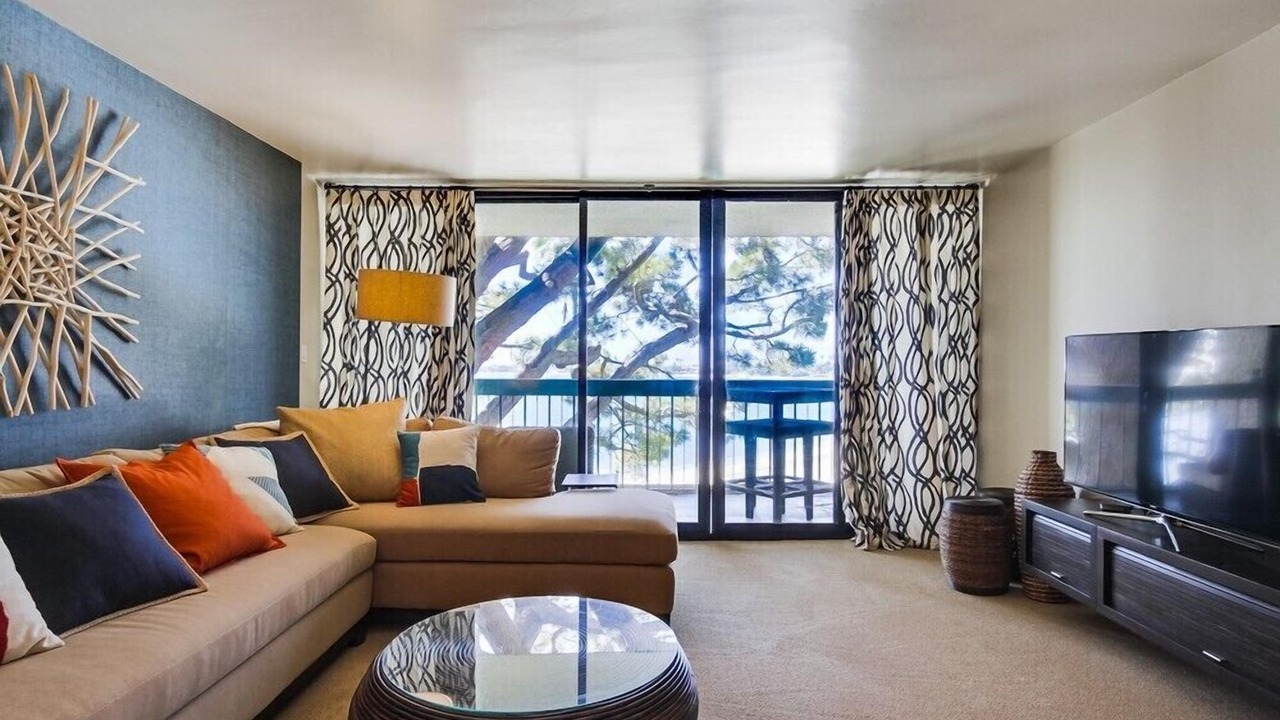 Photo of Livingroom in Crown Point