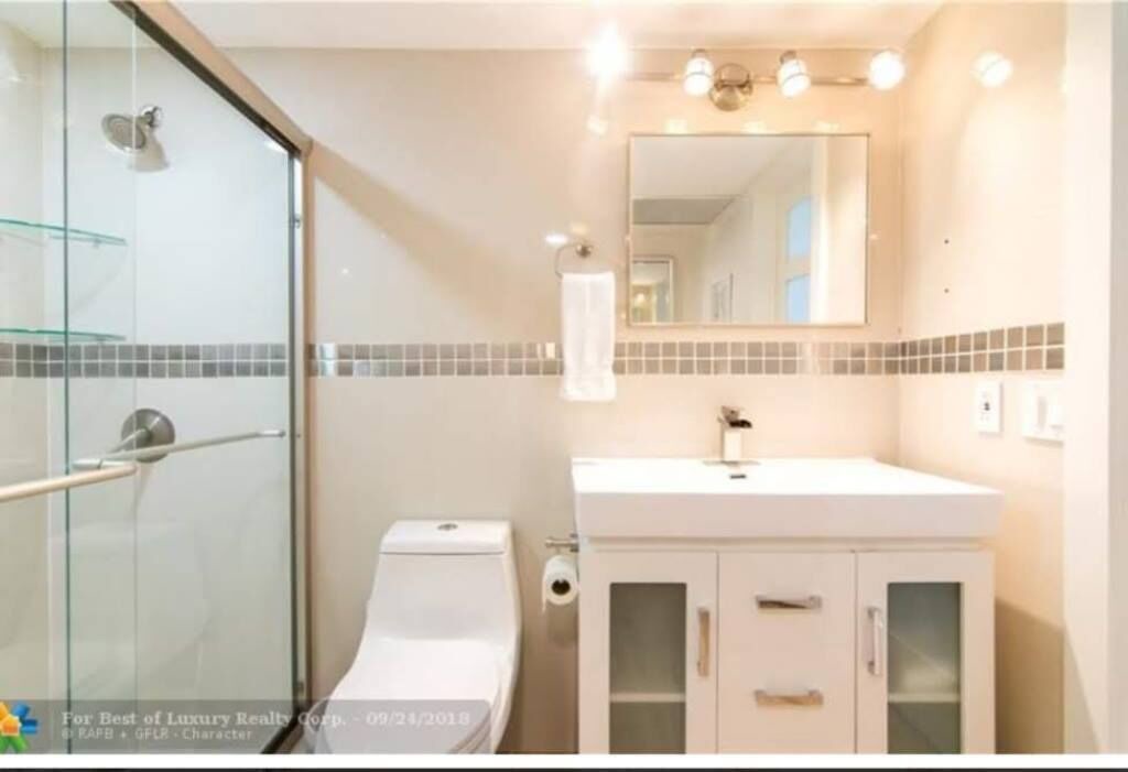 Photo of Bathroom in Galt Mile