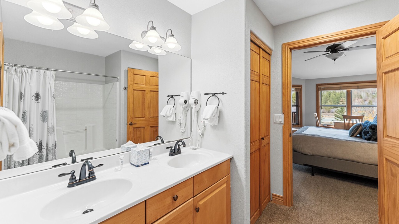 Photo of Bathroom in Mountain House