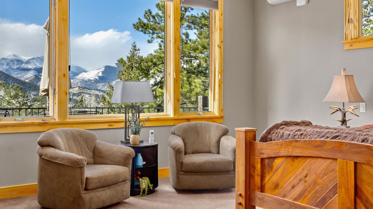 Photo of Bedroom in Windcliff Estates
