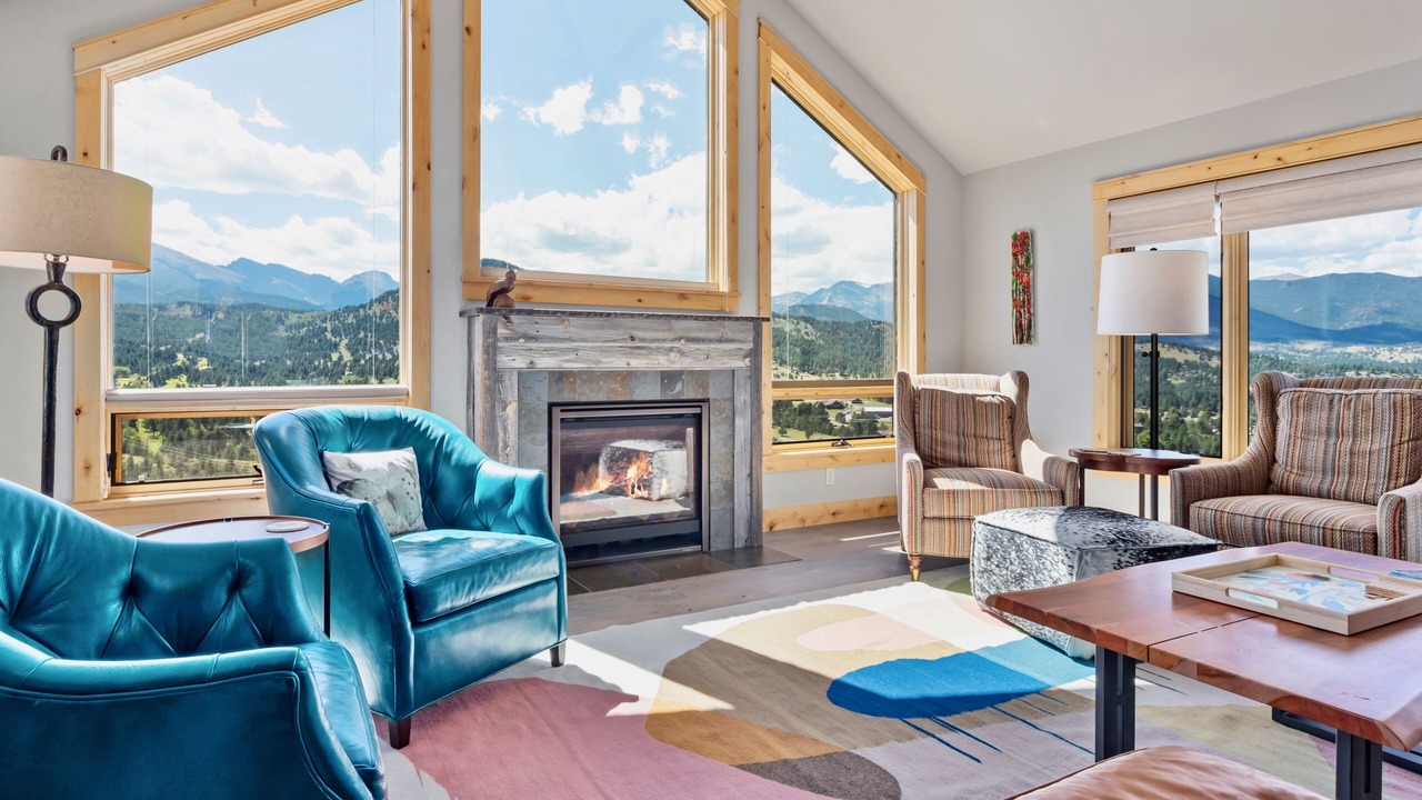 Photo of Livingroom in Windcliff Estates