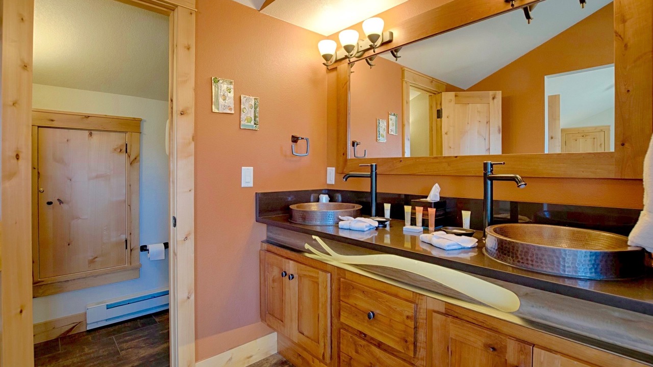 Photo of Bedroom in Windcliff Estates