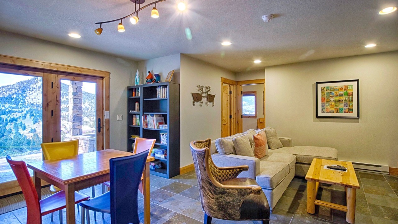Photo of Bedroom in Windcliff Estates