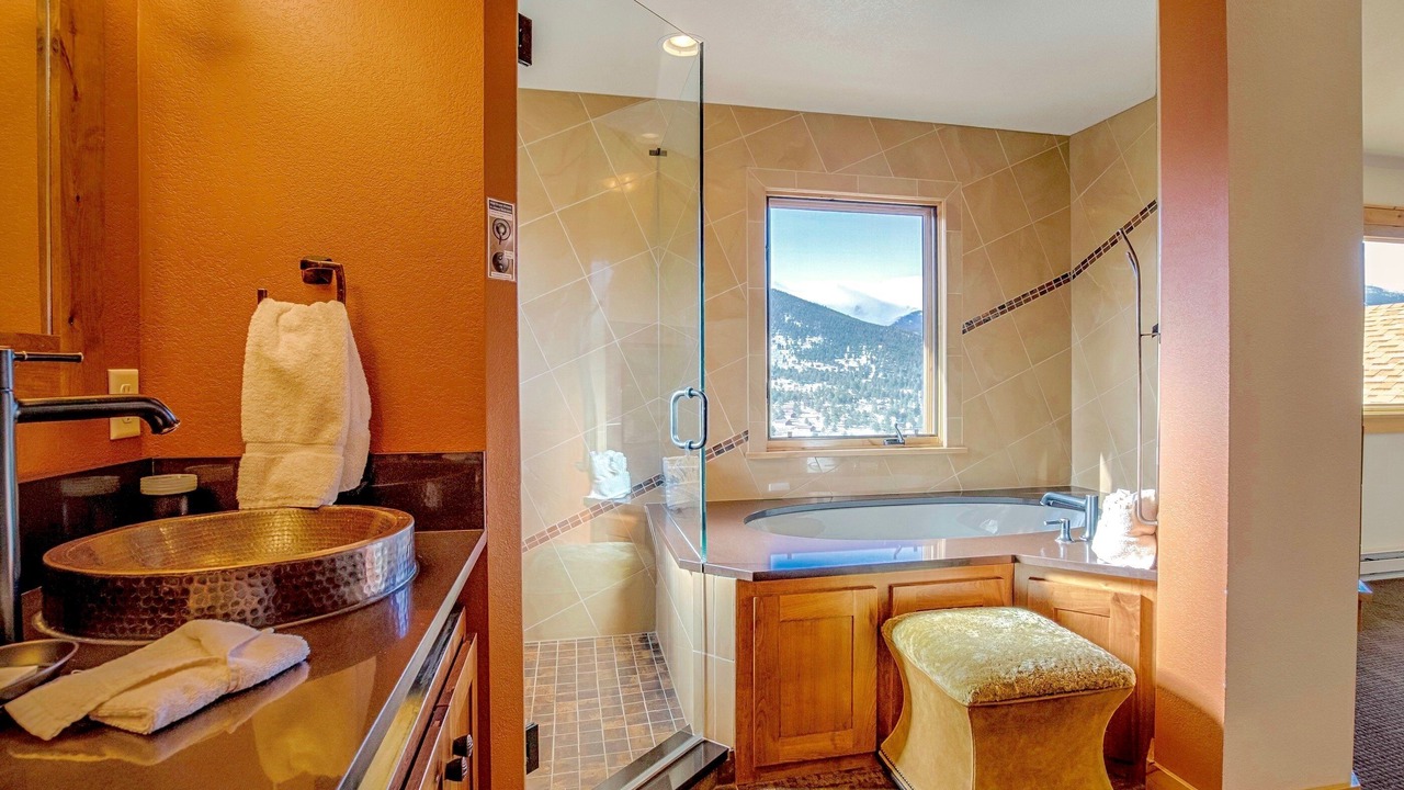 Photo of Bedroom in Windcliff Estates