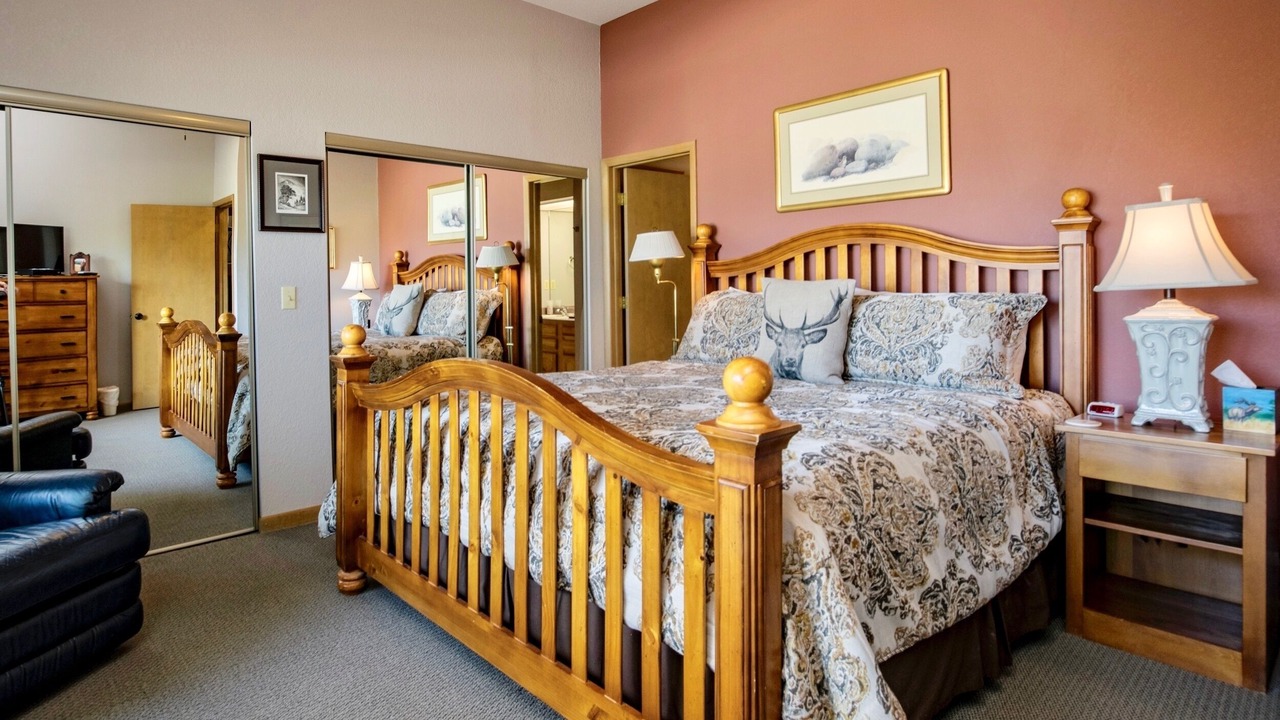 Photo of Bedroom in Windcliff Estates