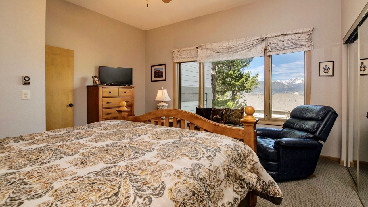 Photo of Bedroom in Windcliff Estates