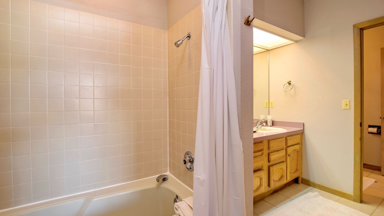 Photo of Bathroom in Windcliff Estates