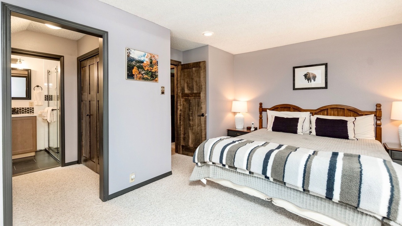 Photo of Bedroom in Windcliff Estates