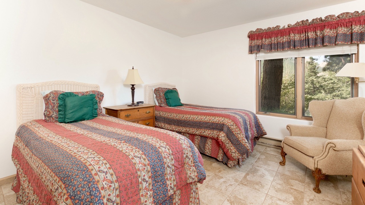 Photo of Bedroom in Windcliff Estates