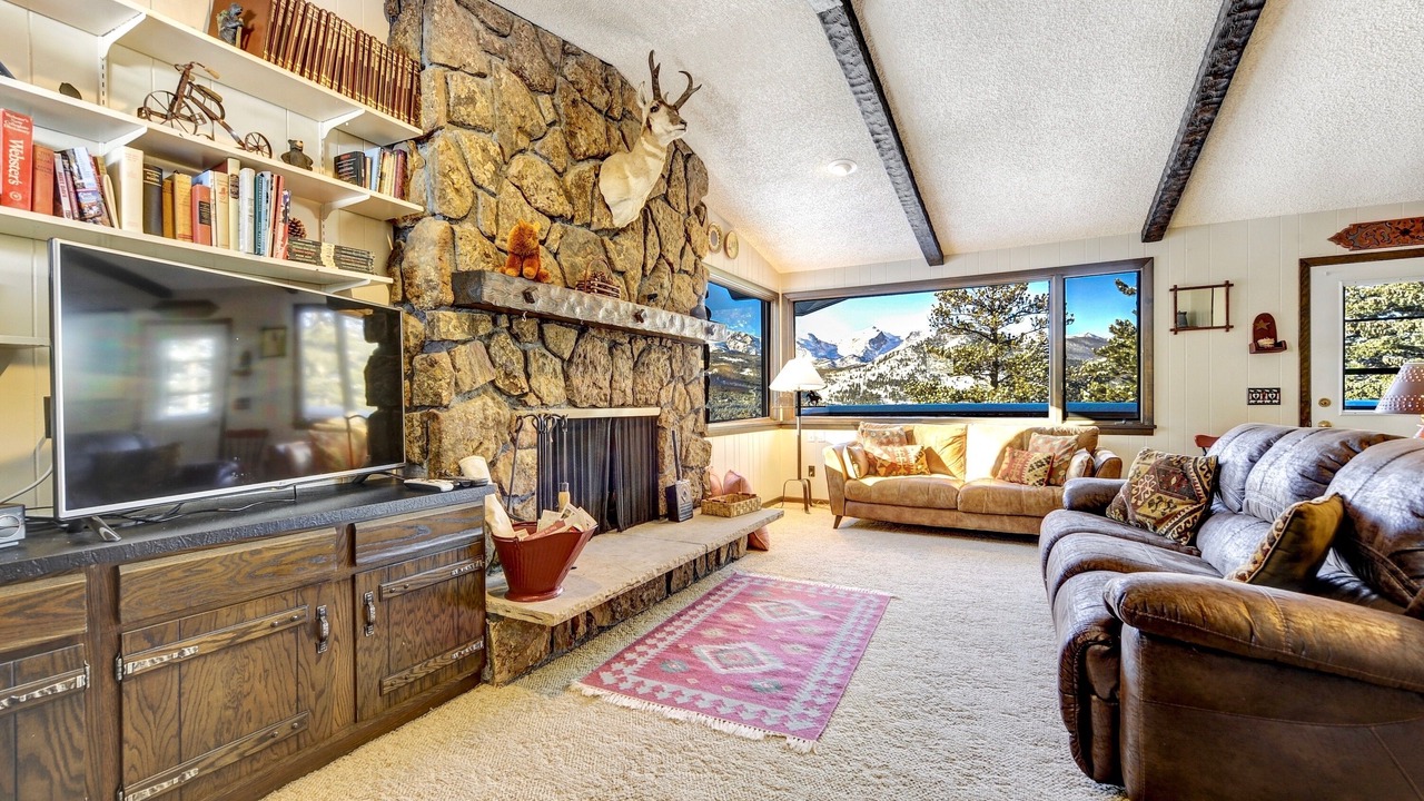Photo of Bedroom in Windcliff Estates