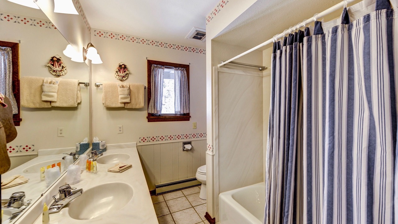 Photo of Bathroom in Windcliff Estates