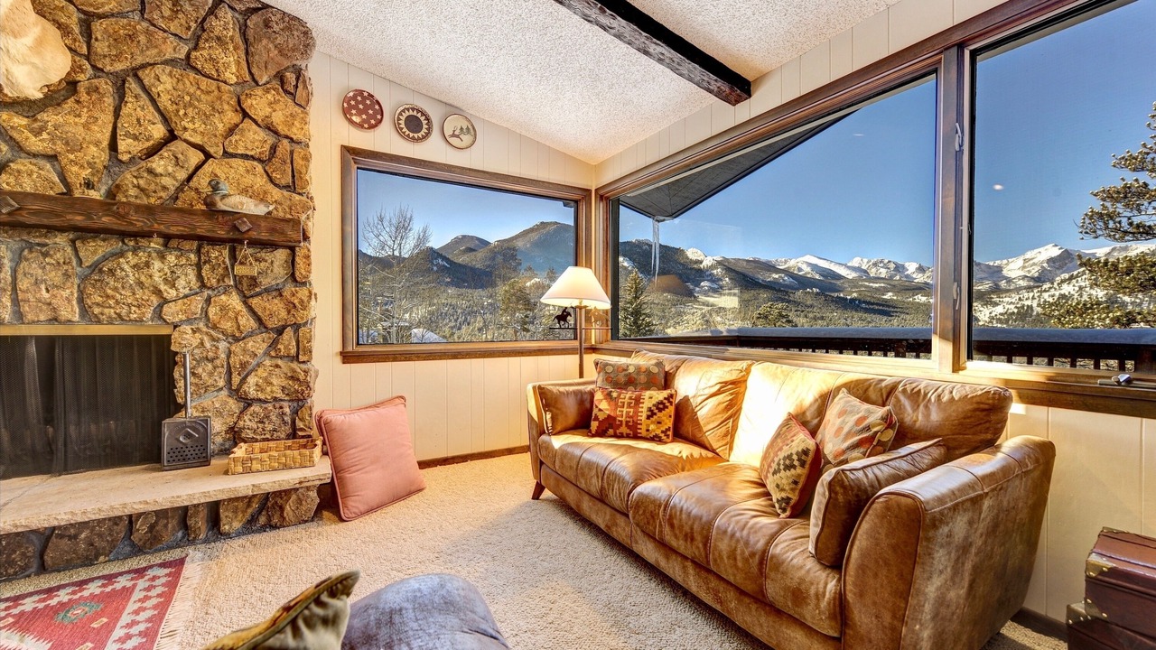 Photo of Bedroom in Windcliff Estates