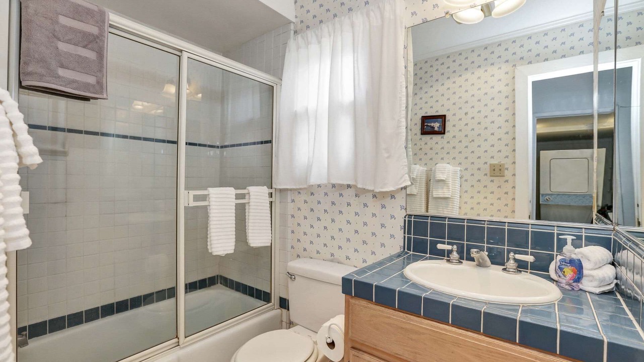 Photo of Bathroom in Balboa Island