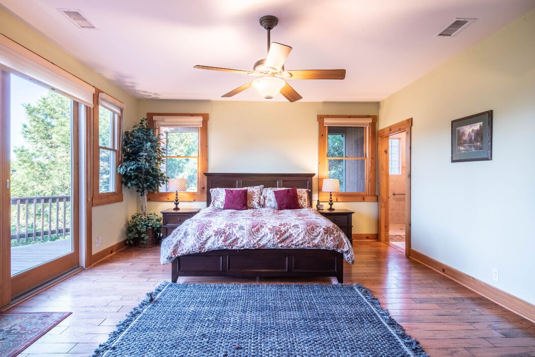 Photo of Bedroom in Crestline