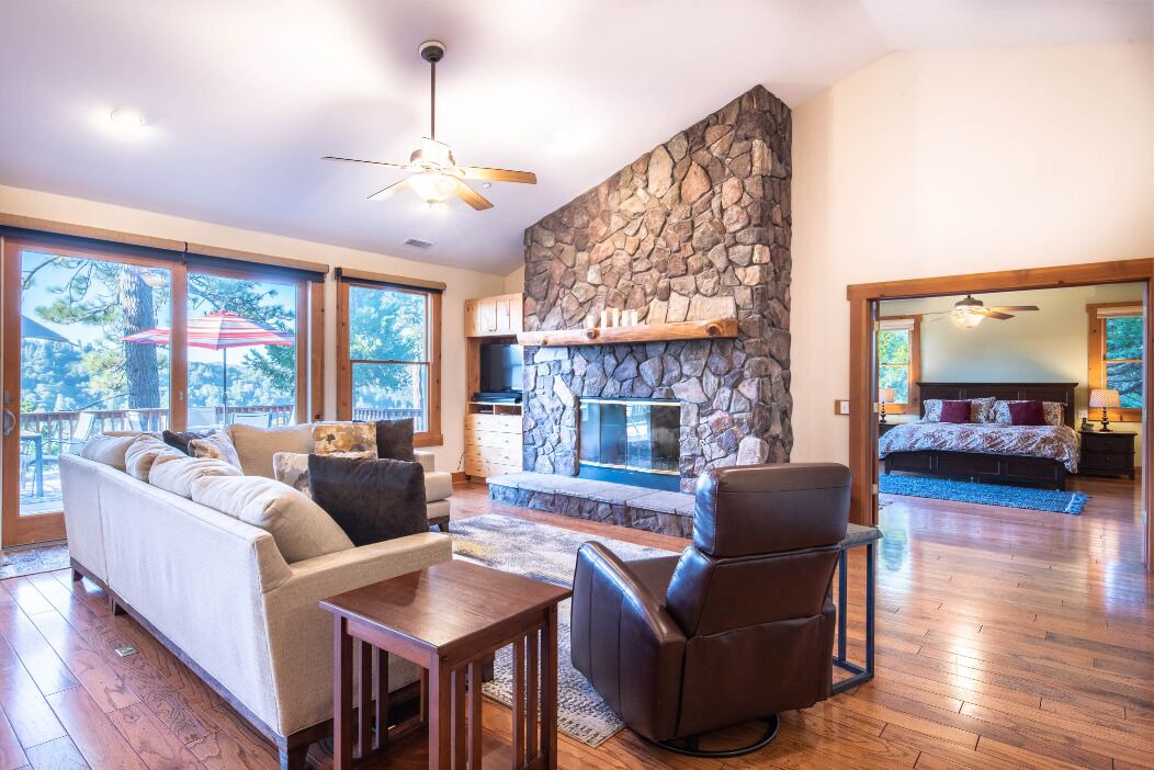 Photo of Livingroom in Crestline