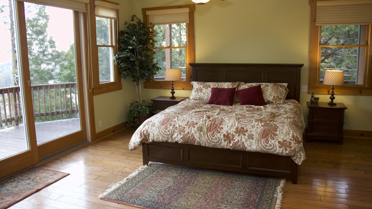 Photo of Bedroom in Crestline