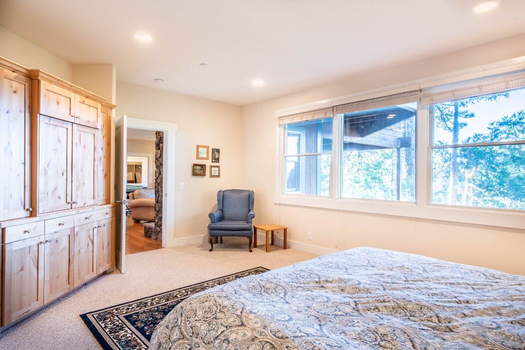 Photo of Bedroom in Crestline