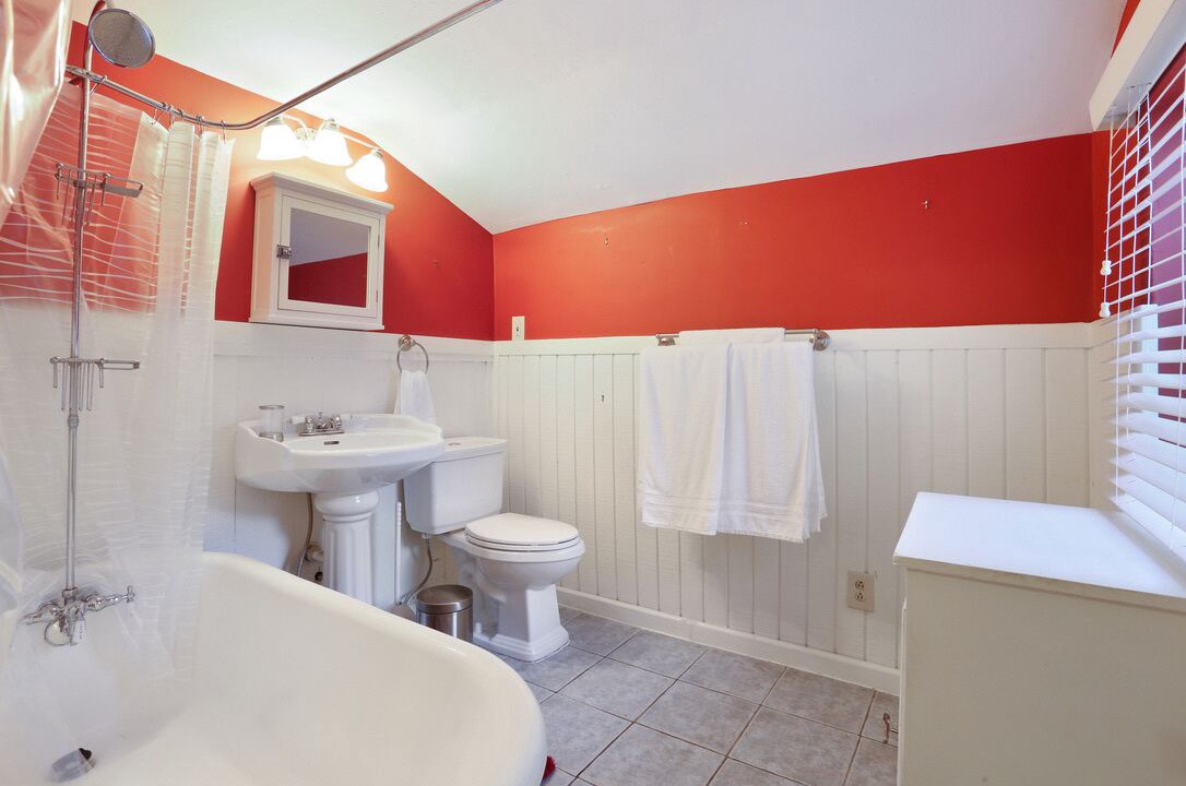 Photo of Bathroom in Algiers Point