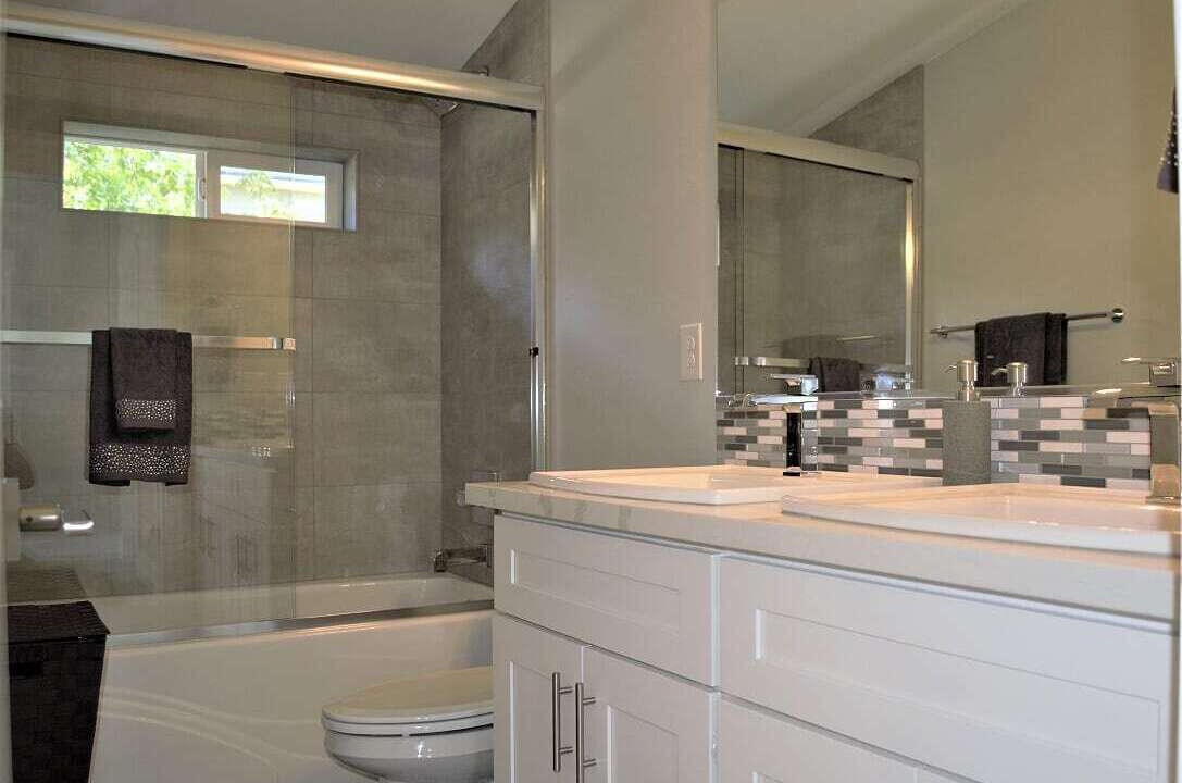 Photo of Bathroom in Marylhurst