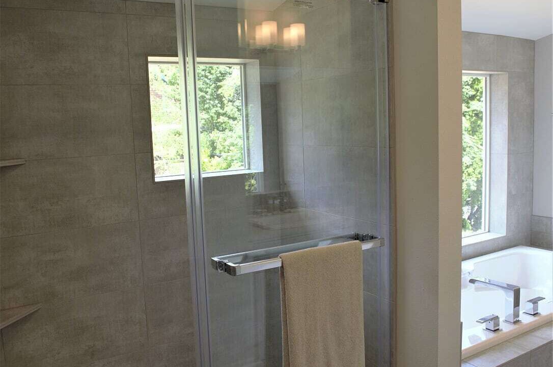 Photo of Bathroom in Marylhurst