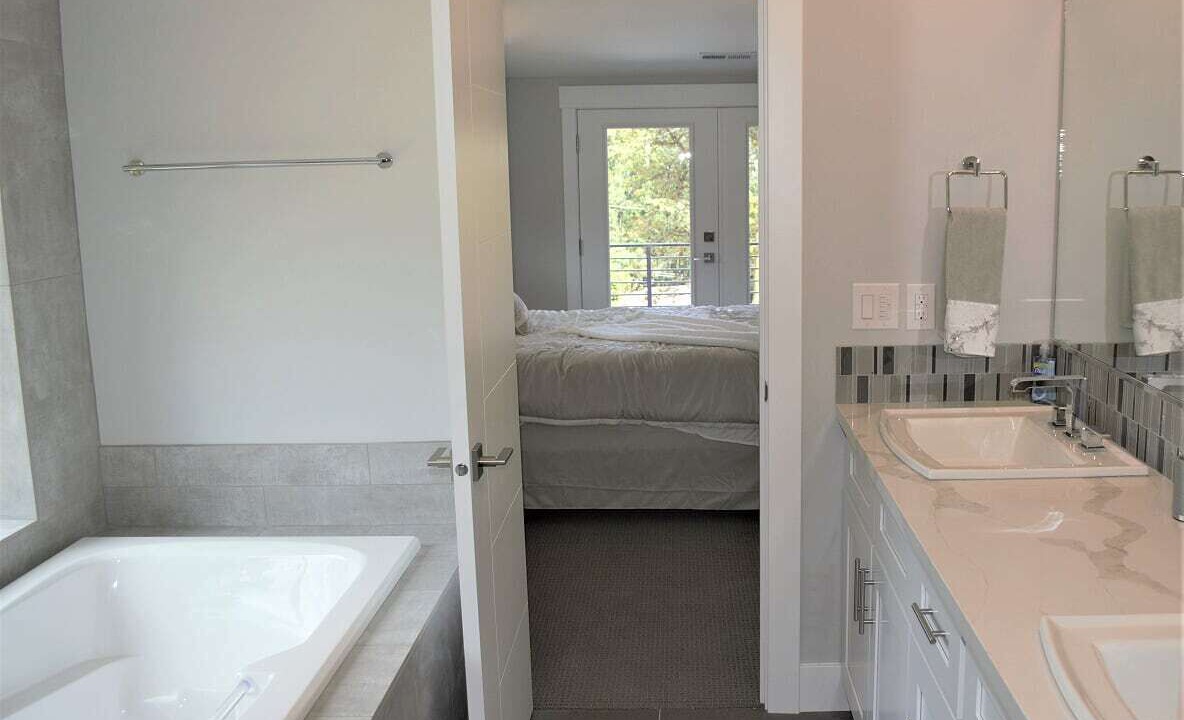 Photo of Bathroom in Marylhurst