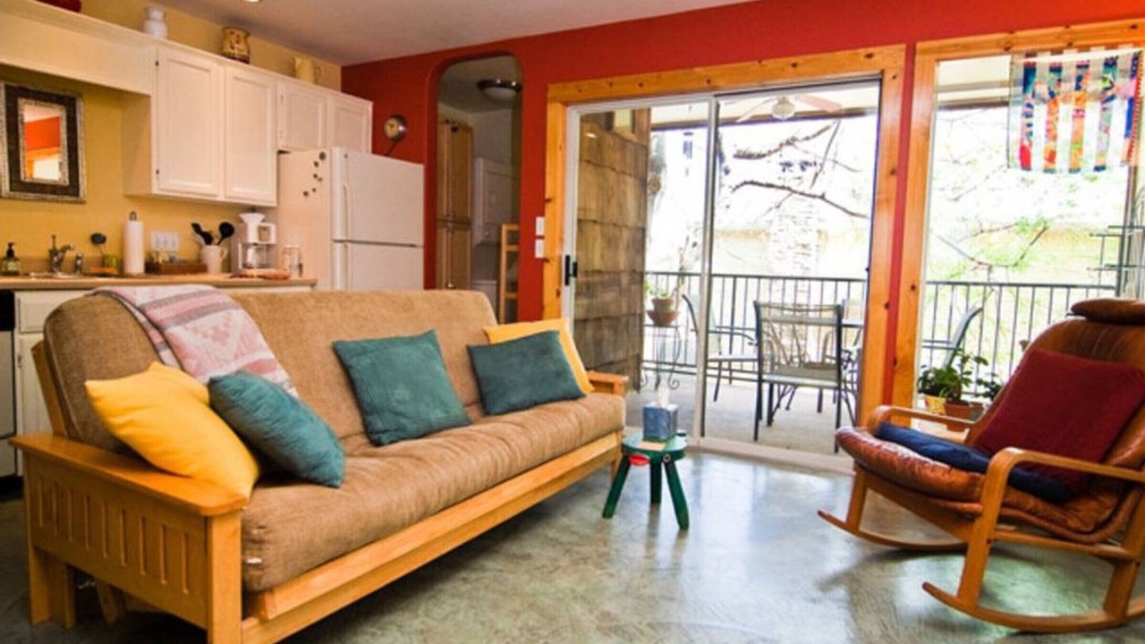 Photo of Livingroom in Barton Hills