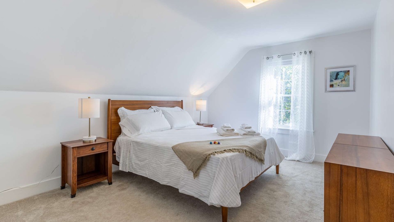 Photo of Bedroom in Salem