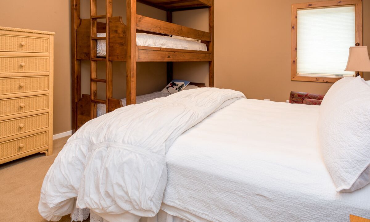 Photo of Bedroom in Warm Springs