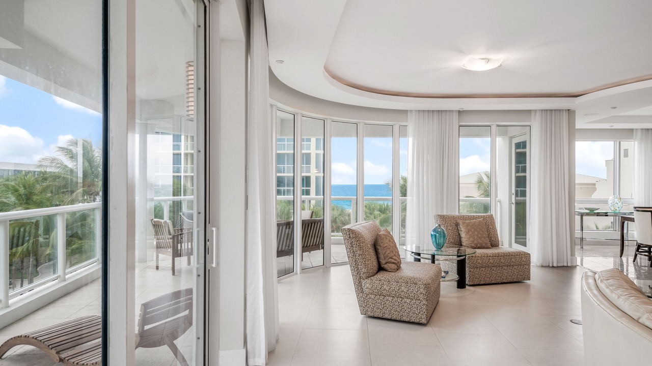 Photo of Livingroom in Central Beach