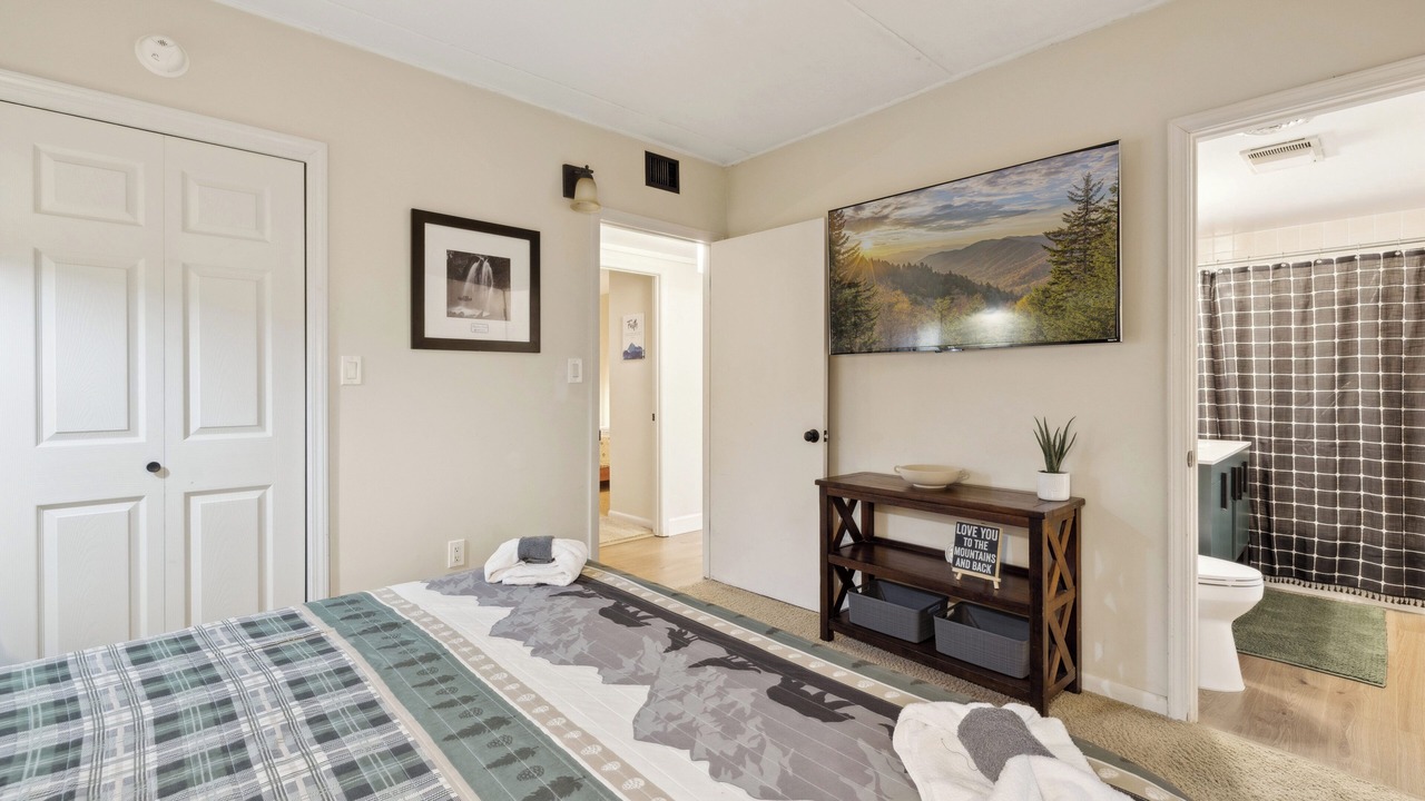 Photo of Bedroom in Chalet Village