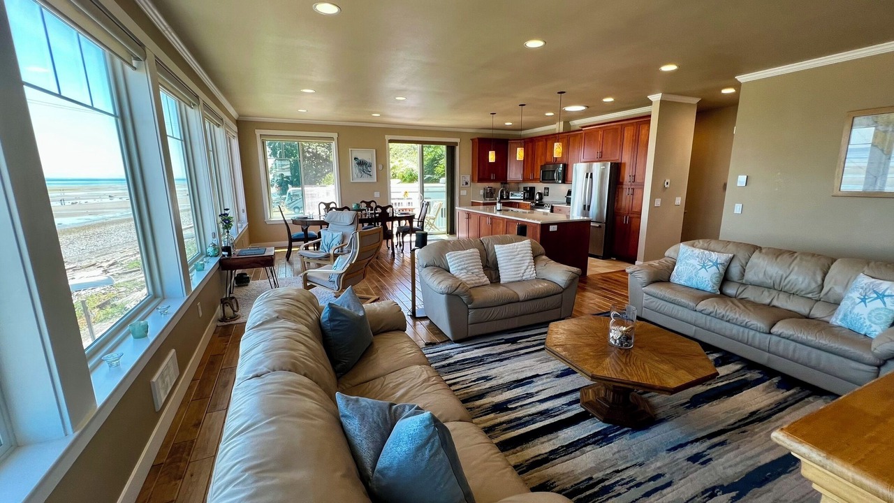 Photo of Livingroom in Point Roberts