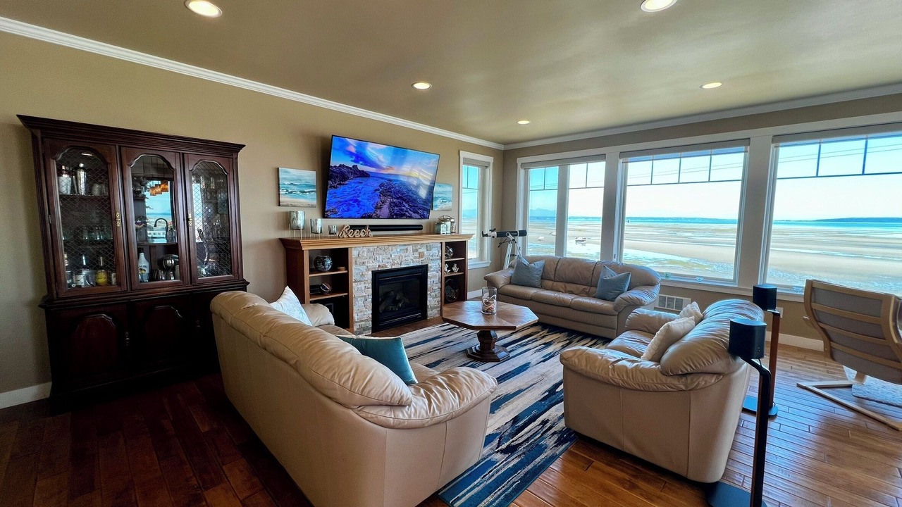 Photo of Livingroom in Point Roberts