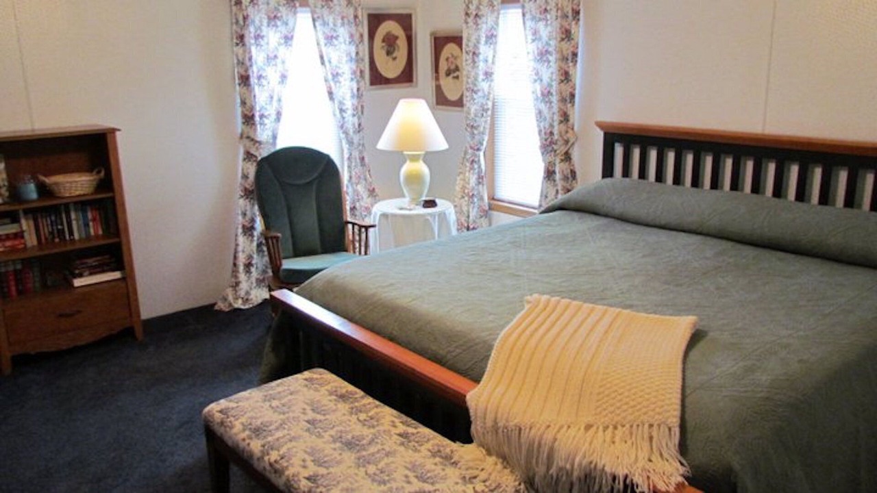 Photo of Bedroom in Kelleys Island