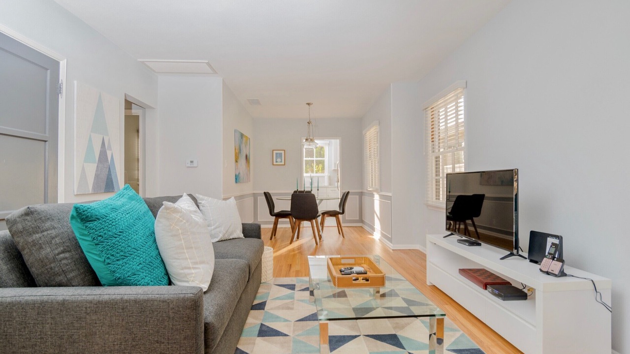 Photo of Livingroom in Burbank