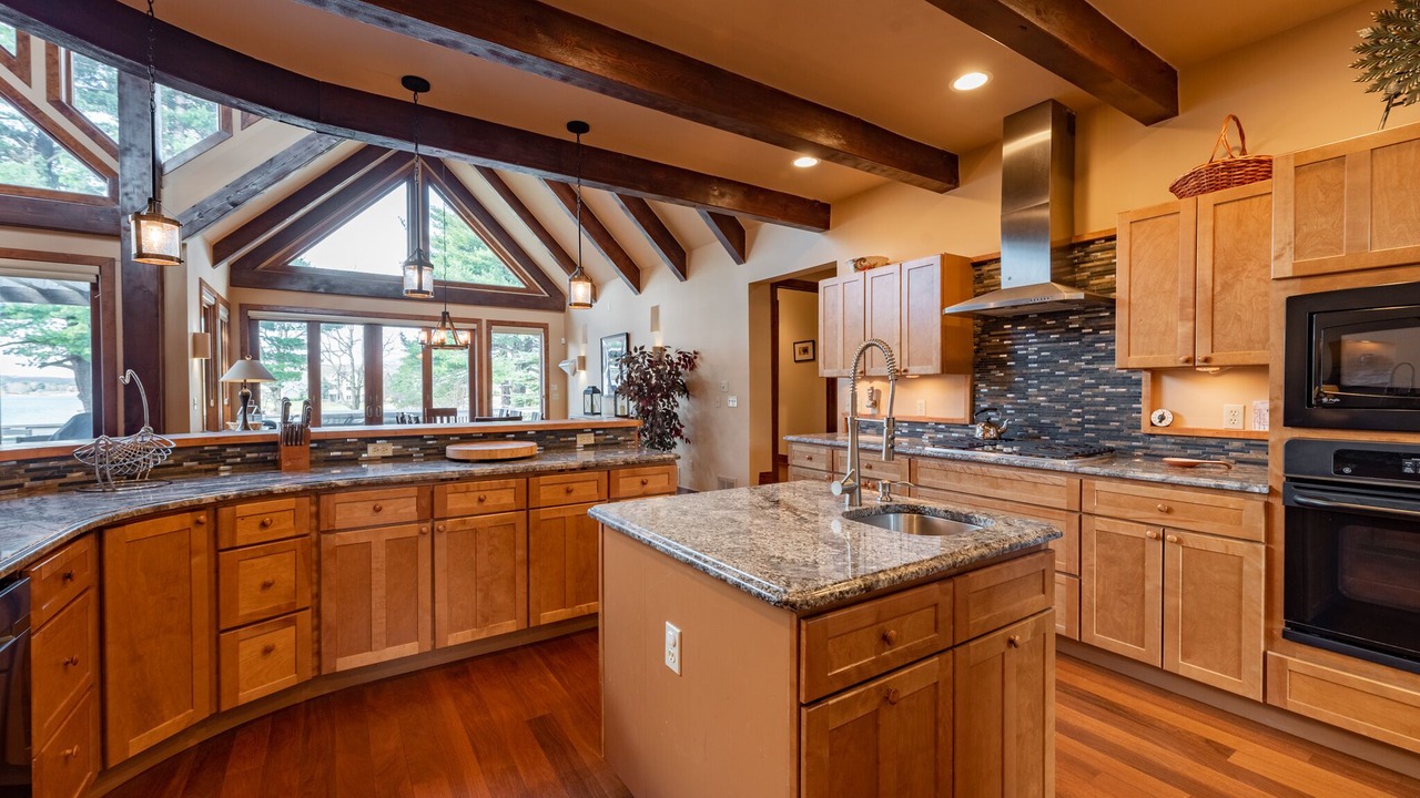 Photo of Kitchen in Waterfront Greens