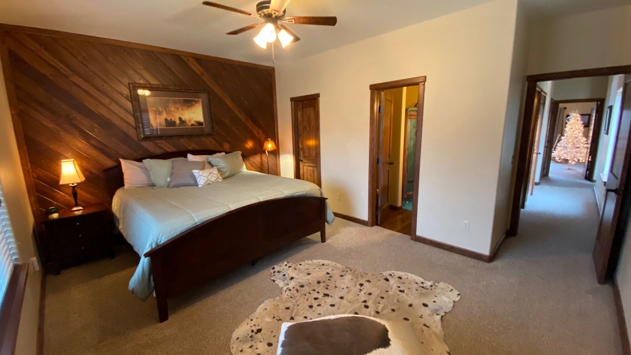 Photo of Bedroom in South Fork
