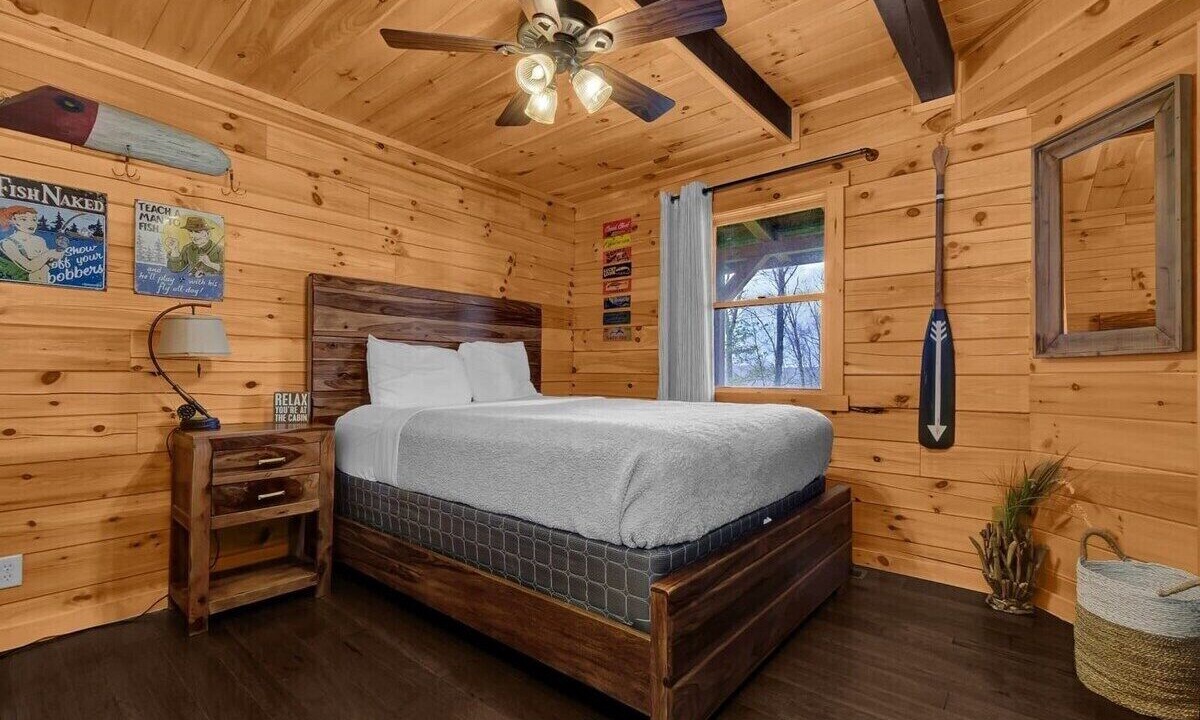 Photo of Bedroom in Sugar Grove