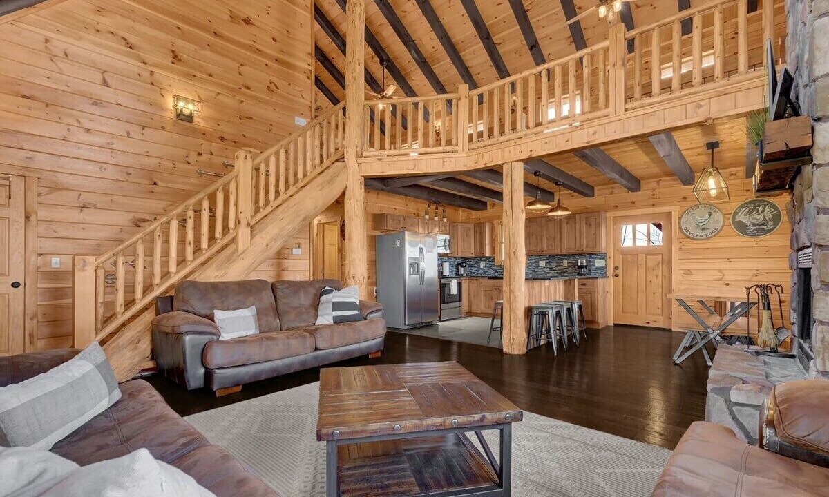 Photo of Livingroom in Sugar Grove